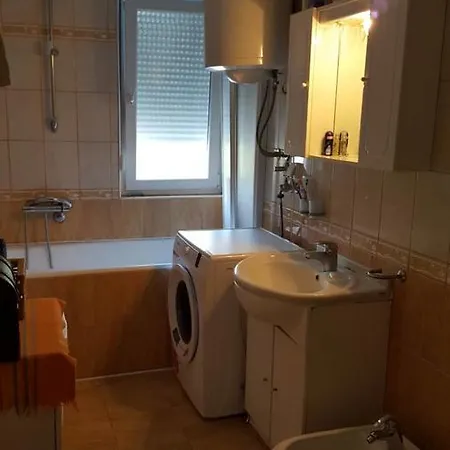 Apartman *